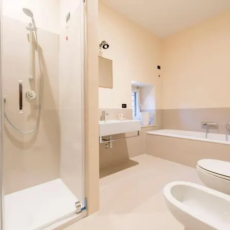 Super Equipped Fine Elegant Colosseum Daire Roma